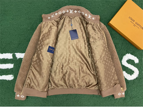 Louis Vuitton 루이비통 로고 패치 후리스 블루종 2컬러 레플리카 3번 이미지 - 의류 | 세미샵 레플리카 사이트