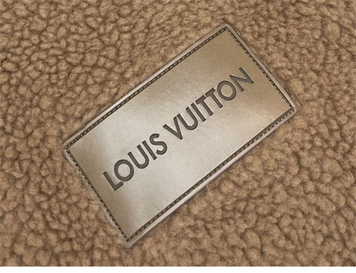 Louis Vuitton 루이비통 로고 패치 후리스 블루종 2컬러 레플리카 4번 이미지 - 의류 | 세미샵 레플리카 사이트