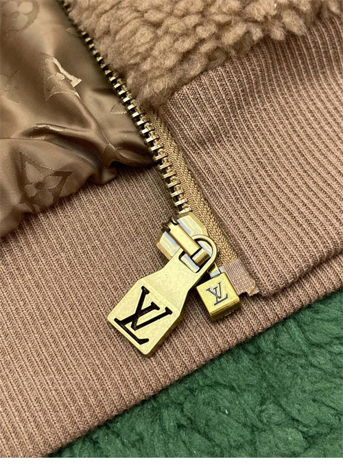 Louis Vuitton 루이비통 로고 패치 후리스 블루종 2컬러 레플리카 8번 이미지 - 의류 | 세미샵 레플리카 사이트