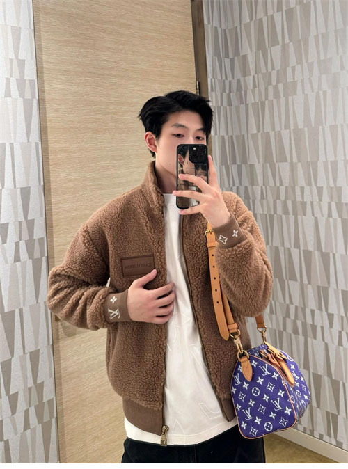 Louis Vuitton 루이비통 로고 패치 후리스 블루종 2컬러 레플리카 12번 이미지 - 의류 | 세미샵 레플리카 사이트