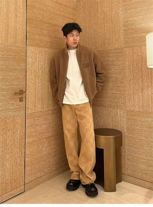 Louis Vuitton 루이비통 로고 패치 후리스 블루종 2컬러 레플리카 15번 이미지 - 의류 | 세미샵 레플리카 사이트