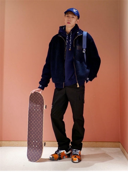 Louis Vuitton 루이비통 로고 패치 후리스 블루종 2컬러 레플리카 18번 이미지 - 의류 | 세미샵 레플리카 사이트