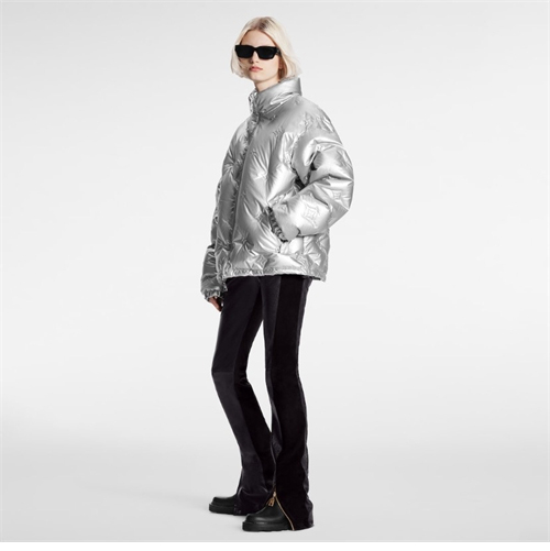 Louis Vuitton 루이비통 메탈릭 모노그램 플라워스 리버서블 퍼퍼 재킷 1AAA6G 레플리카 2번 이미지 - 의류 | 세미샵 레플리카 사이트