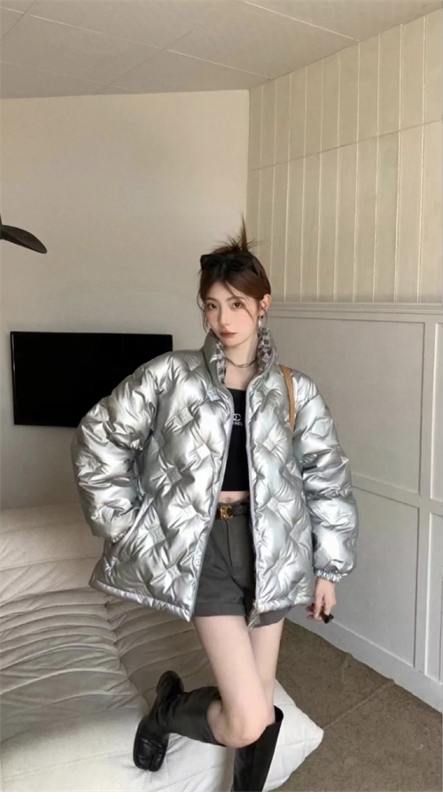 Louis Vuitton 루이비통 메탈릭 모노그램 플라워스 리버서블 퍼퍼 재킷 1AAA6G 레플리카 6번 이미지 - 의류 | 세미샵 레플리카 사이트