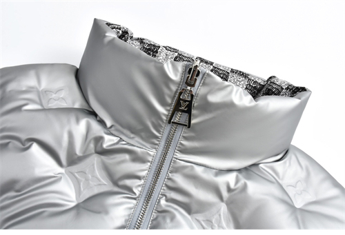 Louis Vuitton 루이비통 메탈릭 모노그램 플라워스 리버서블 퍼퍼 재킷 1AAA6G 레플리카 14번 이미지 - 의류 | 세미샵 레플리카 사이트