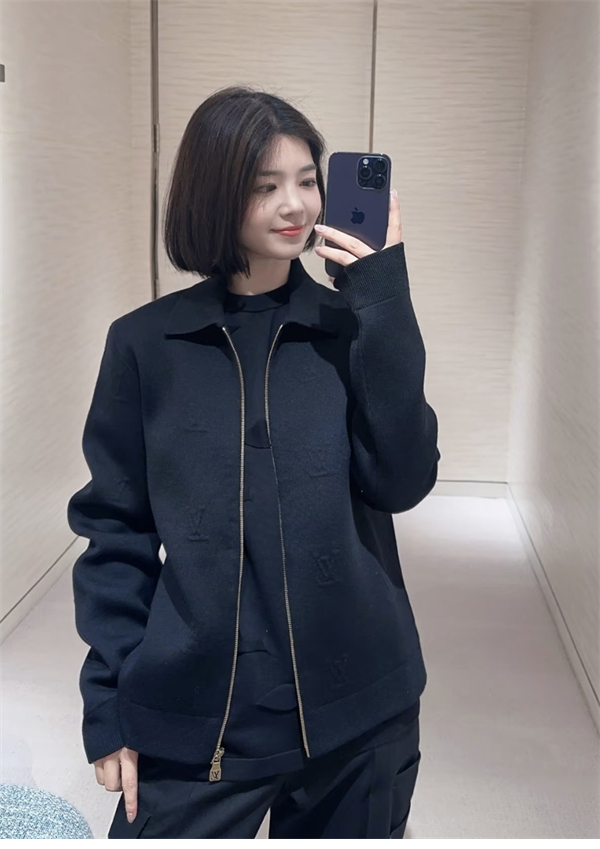 Louis Vuitton 루이비통 모노그램 LV 엠보스드 울 블루종 레플리카 5번 이미지 - 의류 | 세미샵 레플리카 사이트