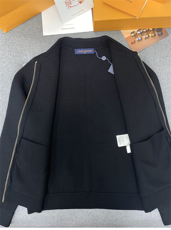 Louis Vuitton 루이비통 모노그램 LV 엠보스드 울 블루종 레플리카 12번 이미지 - 의류 | 세미샵 레플리카 사이트