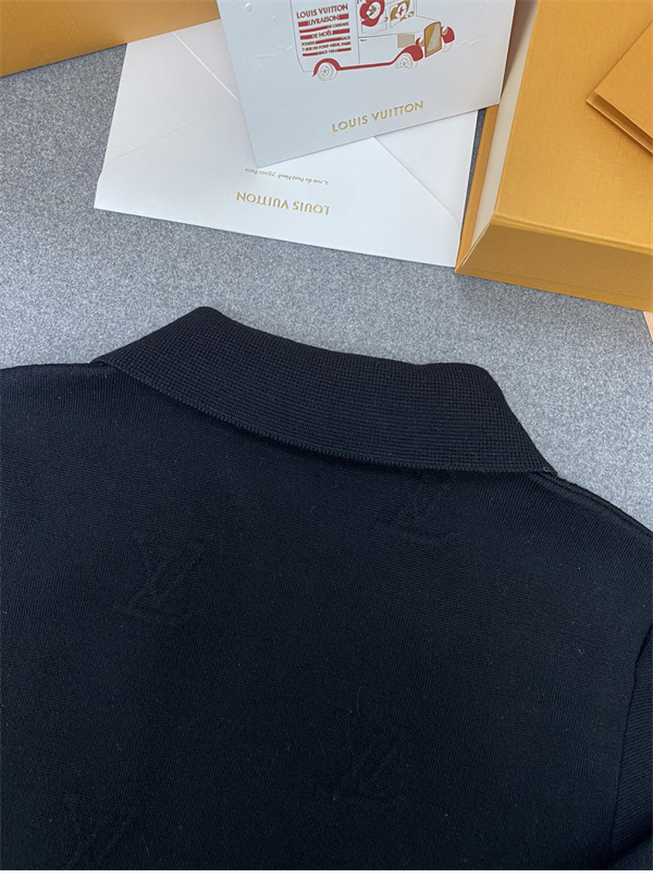 Louis Vuitton 루이비통 모노그램 LV 엠보스드 울 블루종 레플리카 15번 이미지 - 의류 | 세미샵 레플리카 사이트