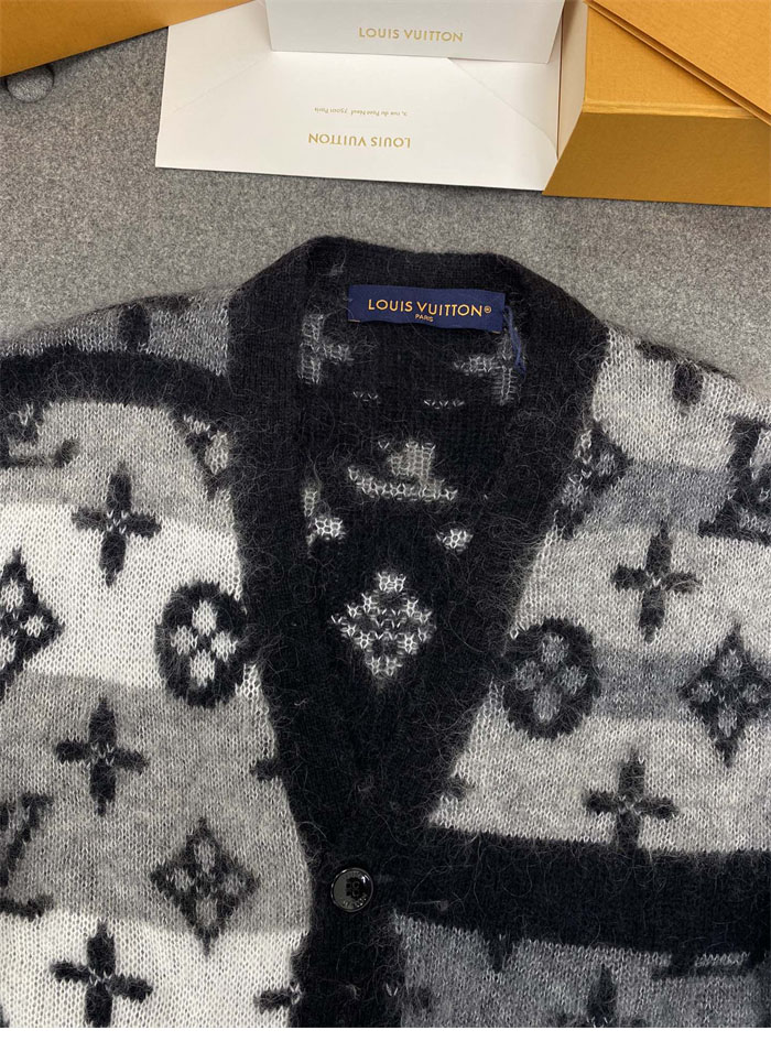 루이비통 루이비통 모노그램 모헤어 니트 가디건 레플리카 20번 이미지 - 의류 | 세미샵 레플리카 사이트