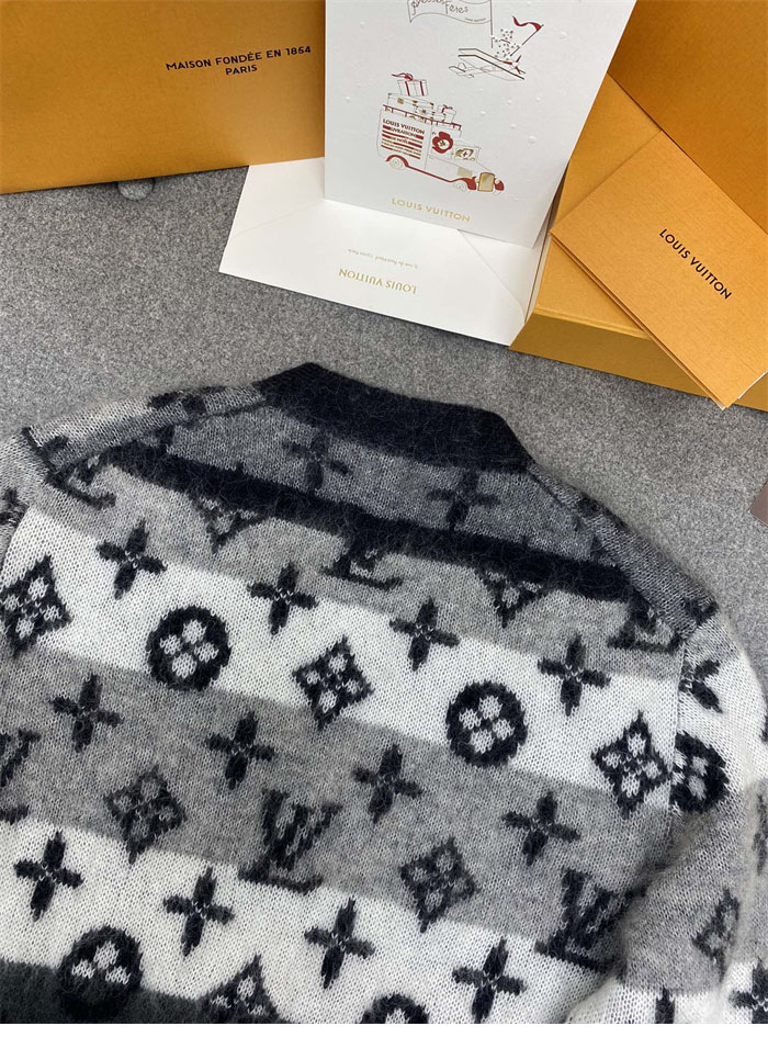 루이비통 루이비통 모노그램 모헤어 니트 가디건 레플리카 16번 이미지 - 의류 | 세미샵 레플리카 사이트