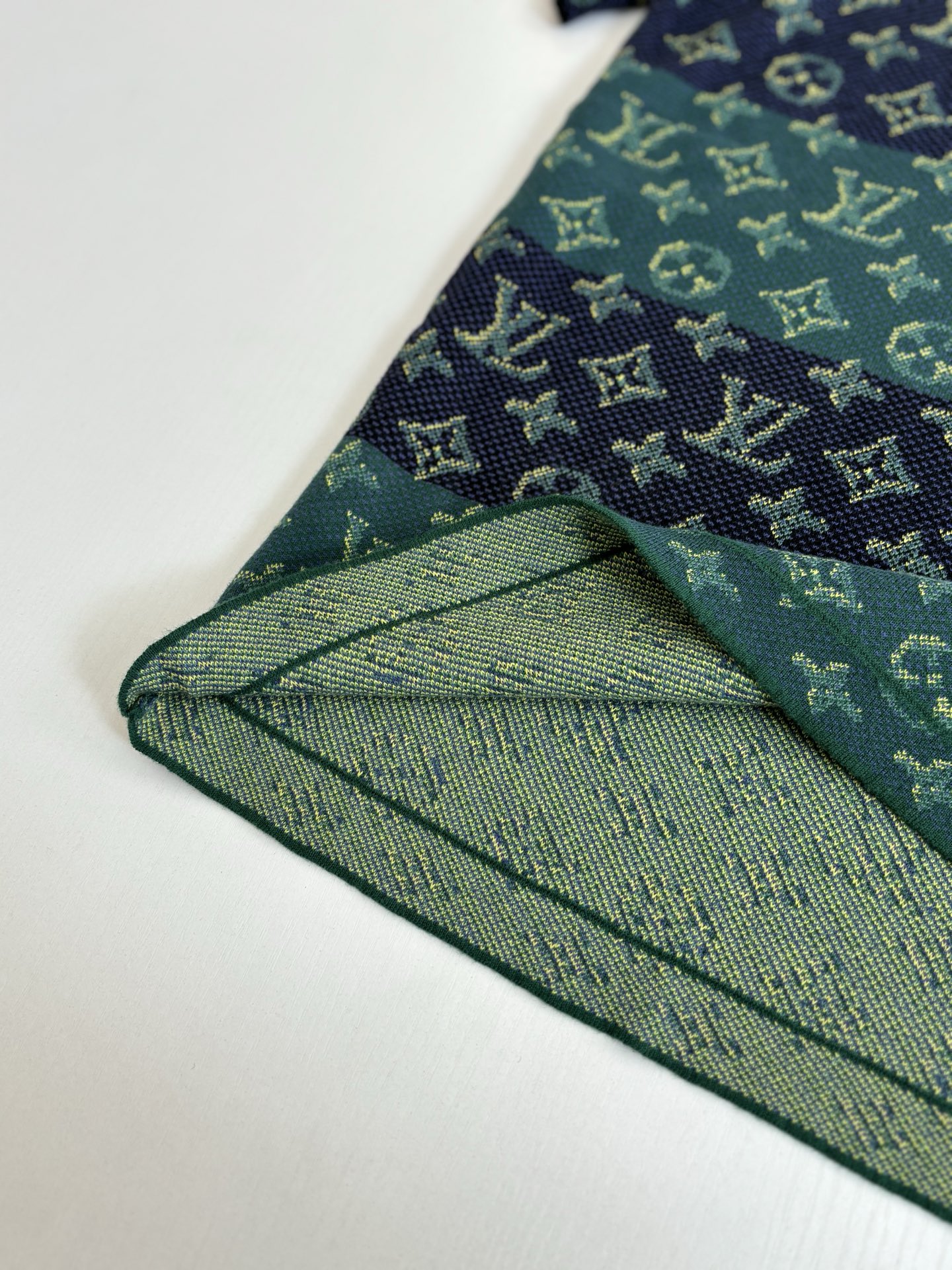 루이비통 모노그램 스트라이프 니트 티셔츠 4번 이미지