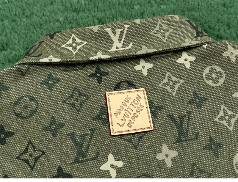 루이비통 루이비통 모노그램 워크웨어 오버셔츠 레플리카 14번 이미지 - 의류 | 세미샵 레플리카 사이트