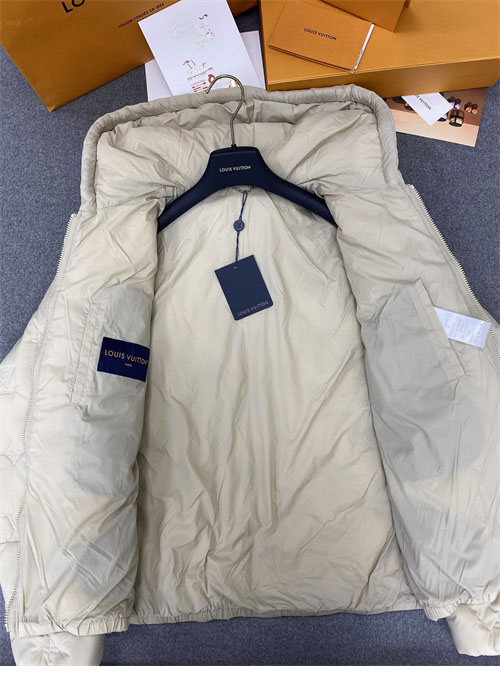 루이비통 루이비통 모노그램 퀼티드 나일론 후드 블루종 레플리카 2번 이미지 - 의류 | 세미샵 레플리카 사이트