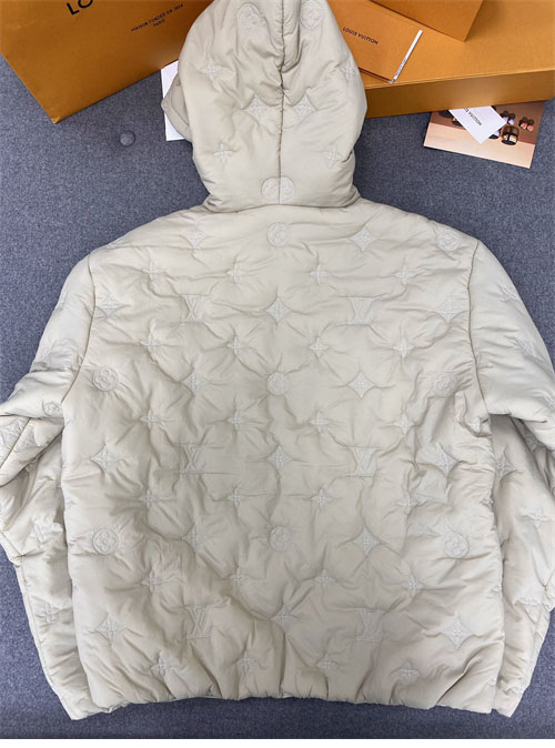 루이비통 루이비통 모노그램 퀼티드 나일론 후드 블루종 레플리카 7번 이미지 - 의류 | 세미샵 레플리카 사이트