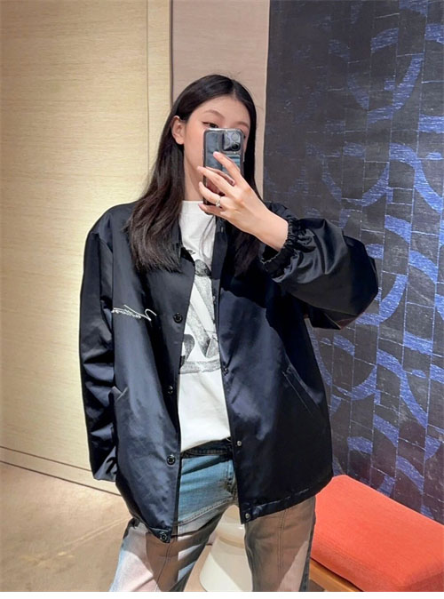 Louis Vuitton 루이비통 백로고 코치 자켓 1ABZG5 레플리카 3번 이미지 - 의류 | 세미샵 레플리카 사이트