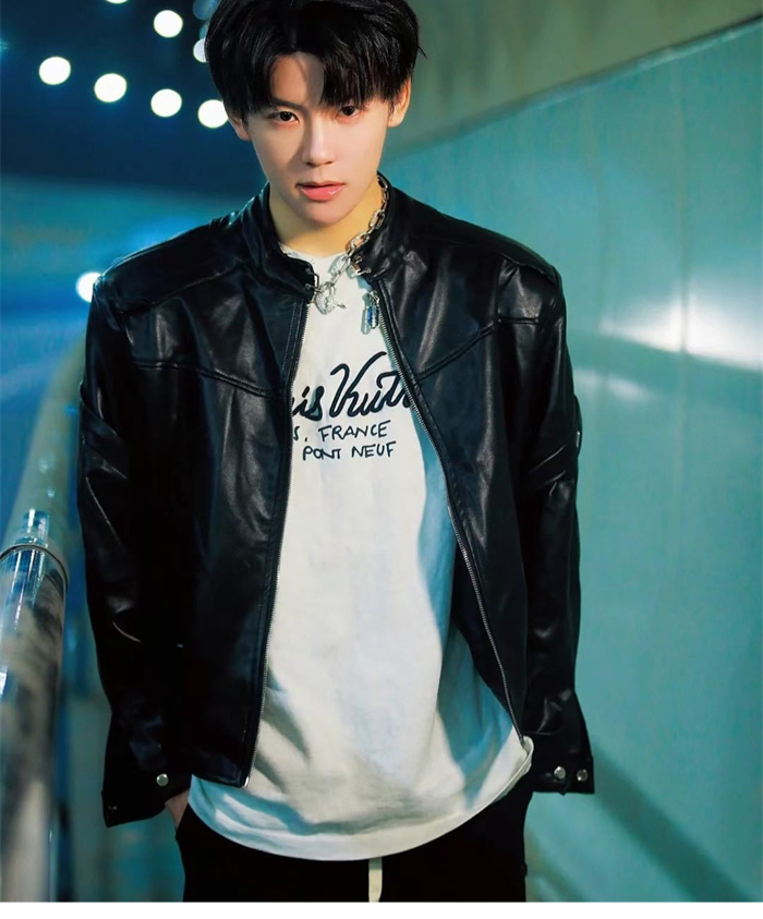 루이비통 버질 아블로 LV 인사이드아웃 파리 시그니처 티셔츠（세븐） - 상세 이미지