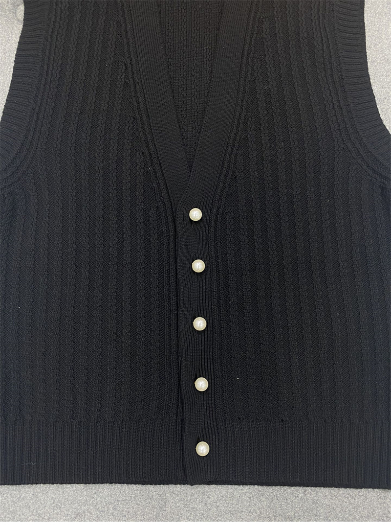 Louis Vuitton 루이비통 블랙 V넥 니트 베스트 레플리카 11번 이미지 - 의류 | 세미샵 레플리카 사이트