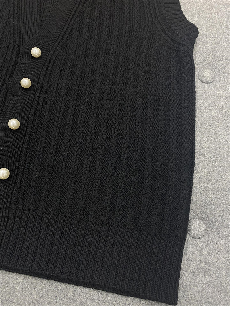Louis Vuitton 루이비통 블랙 V넥 니트 베스트 레플리카 12번 이미지 - 의류 | 세미샵 레플리카 사이트