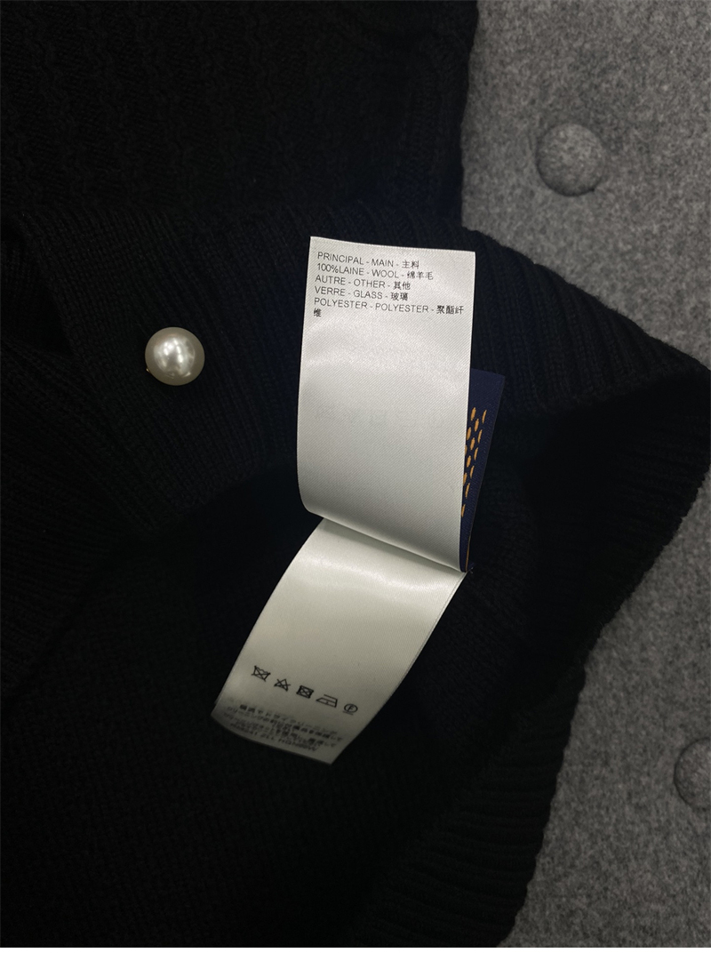 Louis Vuitton 루이비통 블랙 V넥 니트 베스트 레플리카 19번 이미지 - 의류 | 세미샵 레플리카 사이트