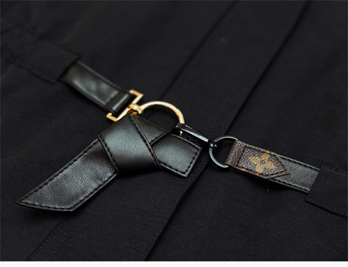 Louis Vuitton 루이비통 숏 후드 파카 블랙 레플리카 8번 이미지 - 의류 | 세미샵 레플리카 사이트