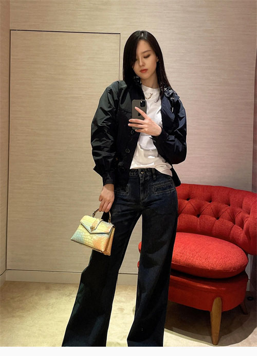 Louis Vuitton 루이비통 숏 후드 파카 블랙 레플리카 11번 이미지 - 의류 | 세미샵 레플리카 사이트