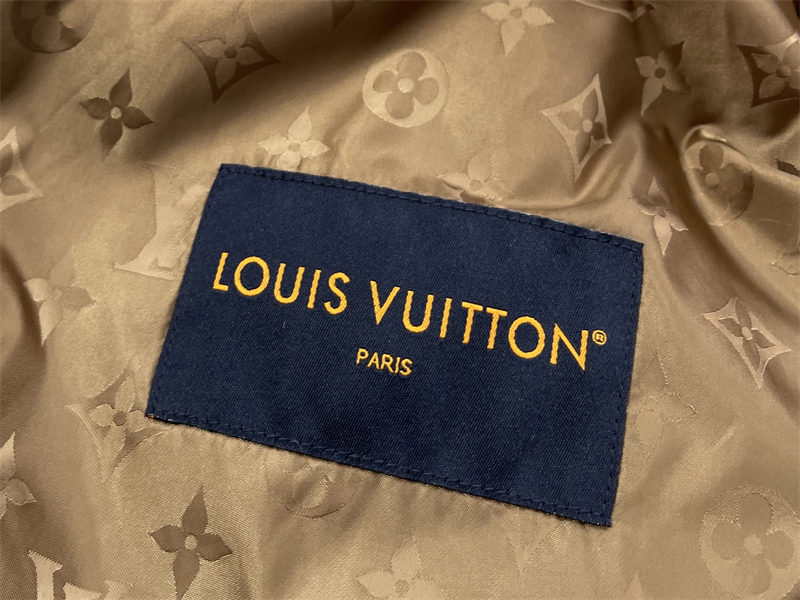 루이비통 루이비통 에피 플리스 후디드 블루종 레플리카 15번 이미지 - 의류 | 세미샵 레플리카 사이트