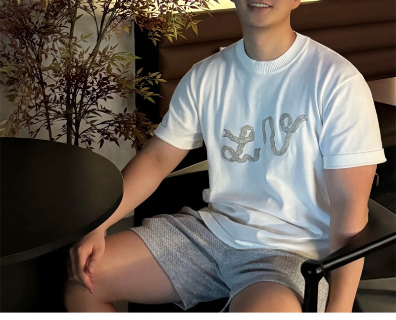 루이비통 엠벨리시드 LV 리본 반팔 티셔츠 - 상세 이미지