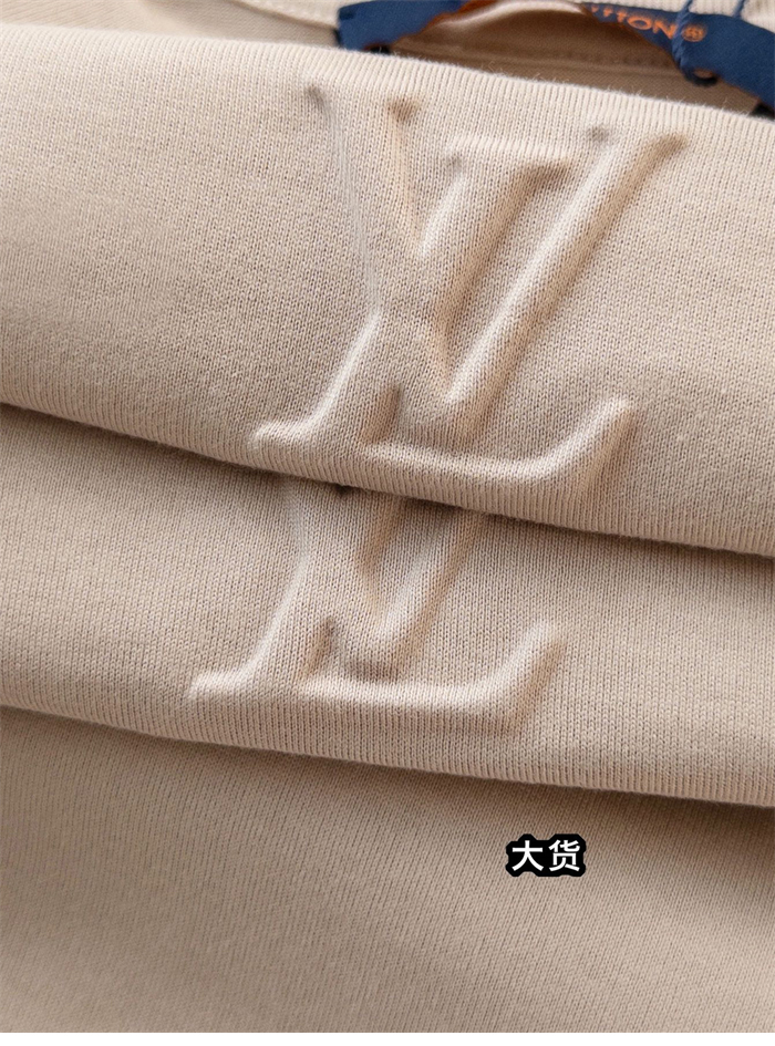 루이비통 엠보스드 LV 반팔 티셔츠 - 상세 이미지