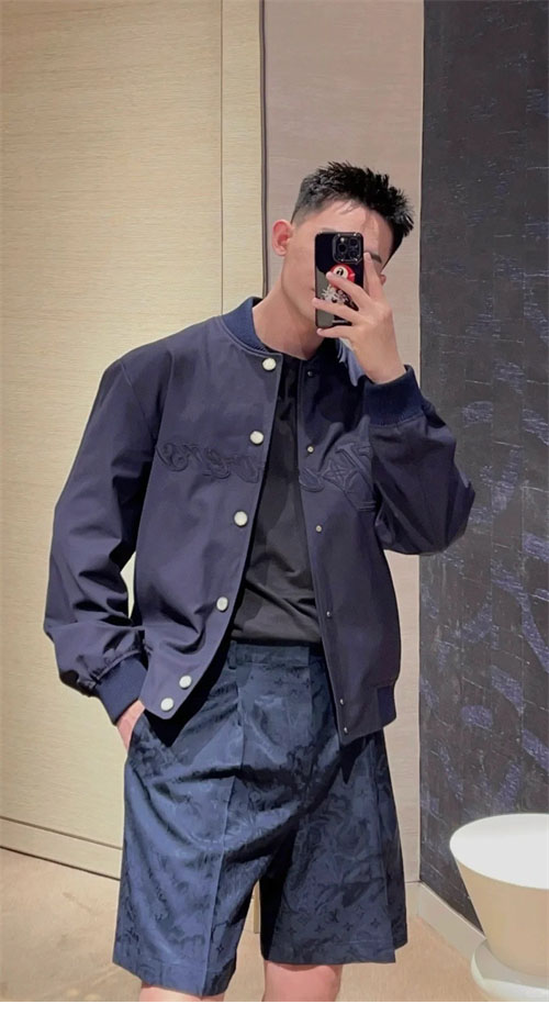 루이비통 엠브로이더드 LV 러버 블루종 자켓 - 상세 이미지
