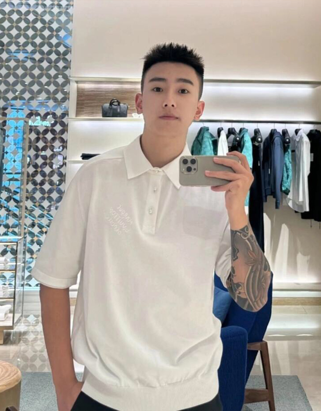 Louis Vuitton 루이비통 엠브로이더드 코튼 블렌드 폴로 반팔 티셔츠 “2COLOR” 레플리카 7번 이미지 - 의류 | 세미샵 레플리카 사이트