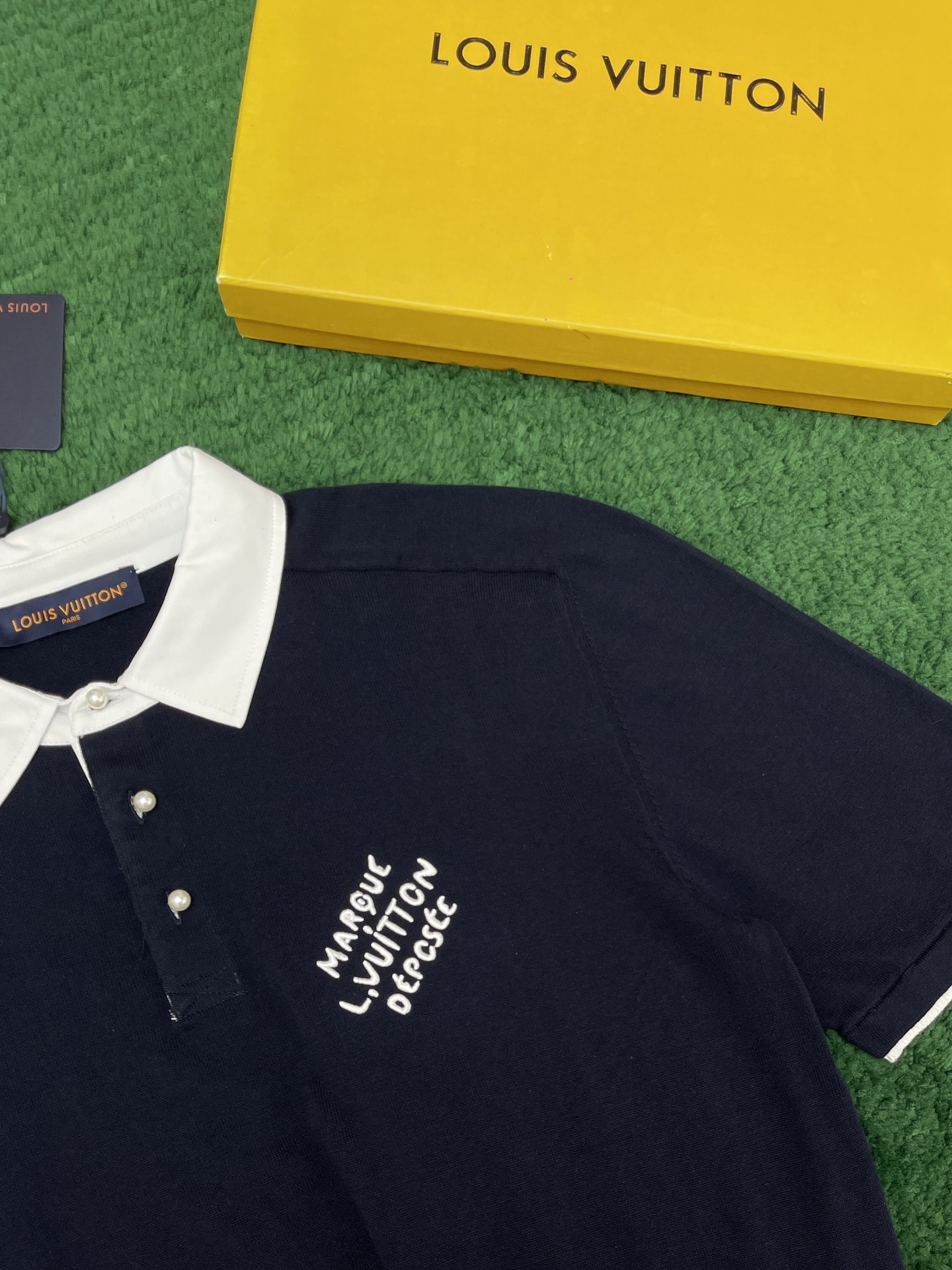 Louis Vuitton 루이비통 엠브로이더드 코튼 블렌드 폴로 반팔 티셔츠 “2COLOR” 레플리카 11번 이미지 - 의류 | 세미샵 레플리카 사이트