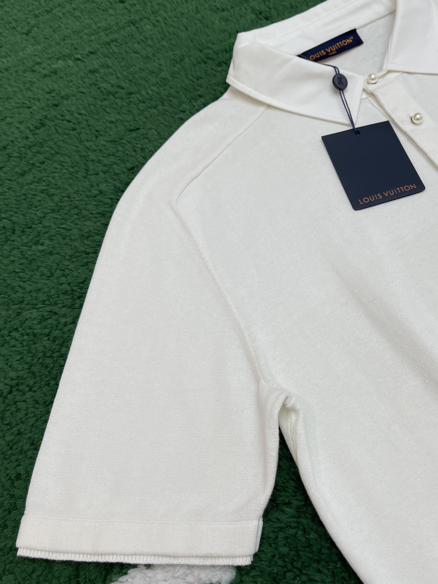 Louis Vuitton 루이비통 엠브로이더드 코튼 블렌드 폴로 반팔 티셔츠 “2COLOR” 레플리카 18번 이미지 - 의류 | 세미샵 레플리카 사이트