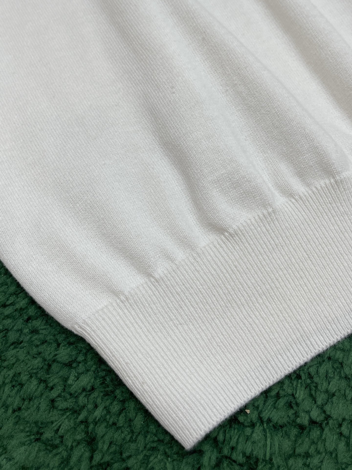 Louis Vuitton 루이비통 엠브로이더드 코튼 블렌드 폴로 반팔 티셔츠 “2COLOR” 레플리카 20번 이미지 - 의류 | 세미샵 레플리카 사이트