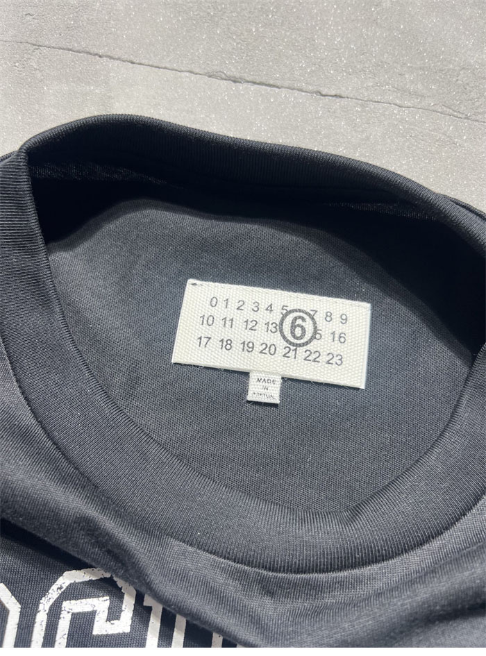 메종 마르지엘라 MM6 로고 반팔 티셔츠 - 상세 이미지