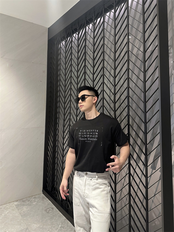 메종마르지엘라 메종 마르지엘라 스탬프 로고 코튼 티셔츠 레플리카 7번 이미지 - 의류 | 세미샵 레플리카 사이트