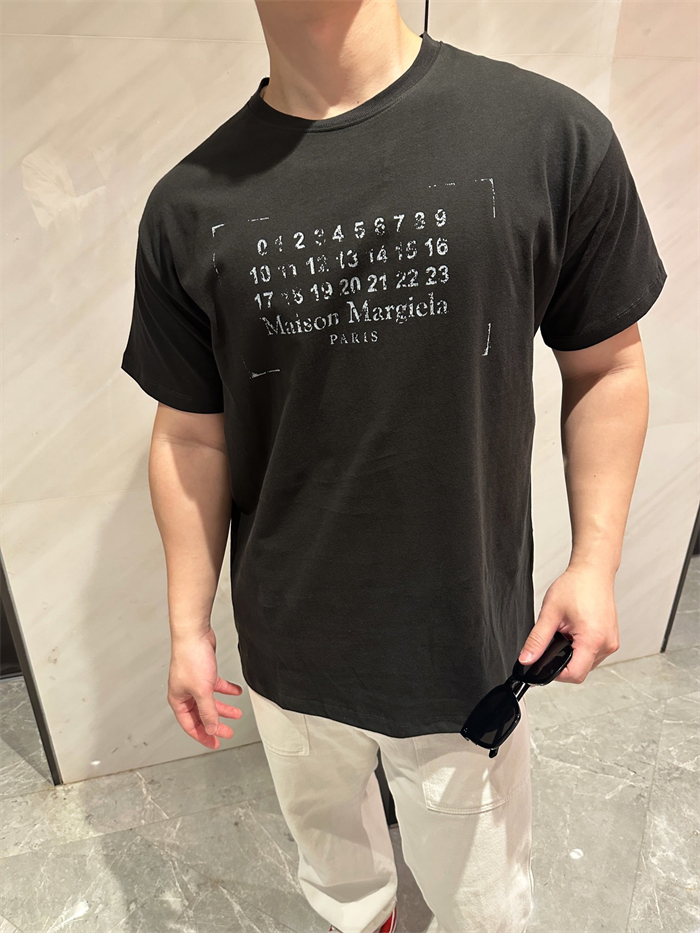 메종마르지엘라 메종 마르지엘라 스탬프 로고 코튼 티셔츠 레플리카 13번 이미지 - 의류 | 세미샵 레플리카 사이트