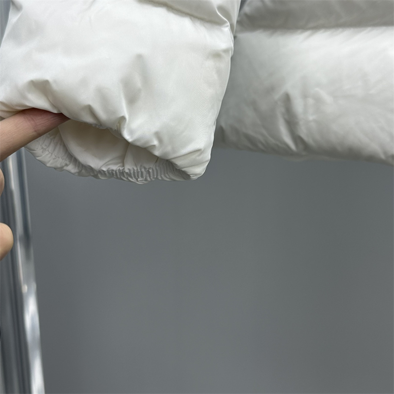 Moncler 몽클레어 Avoce 아보체 숏 다운 패딩 자켓 레플리카 16번 이미지 - 의류 | 세미샵 레플리카 사이트