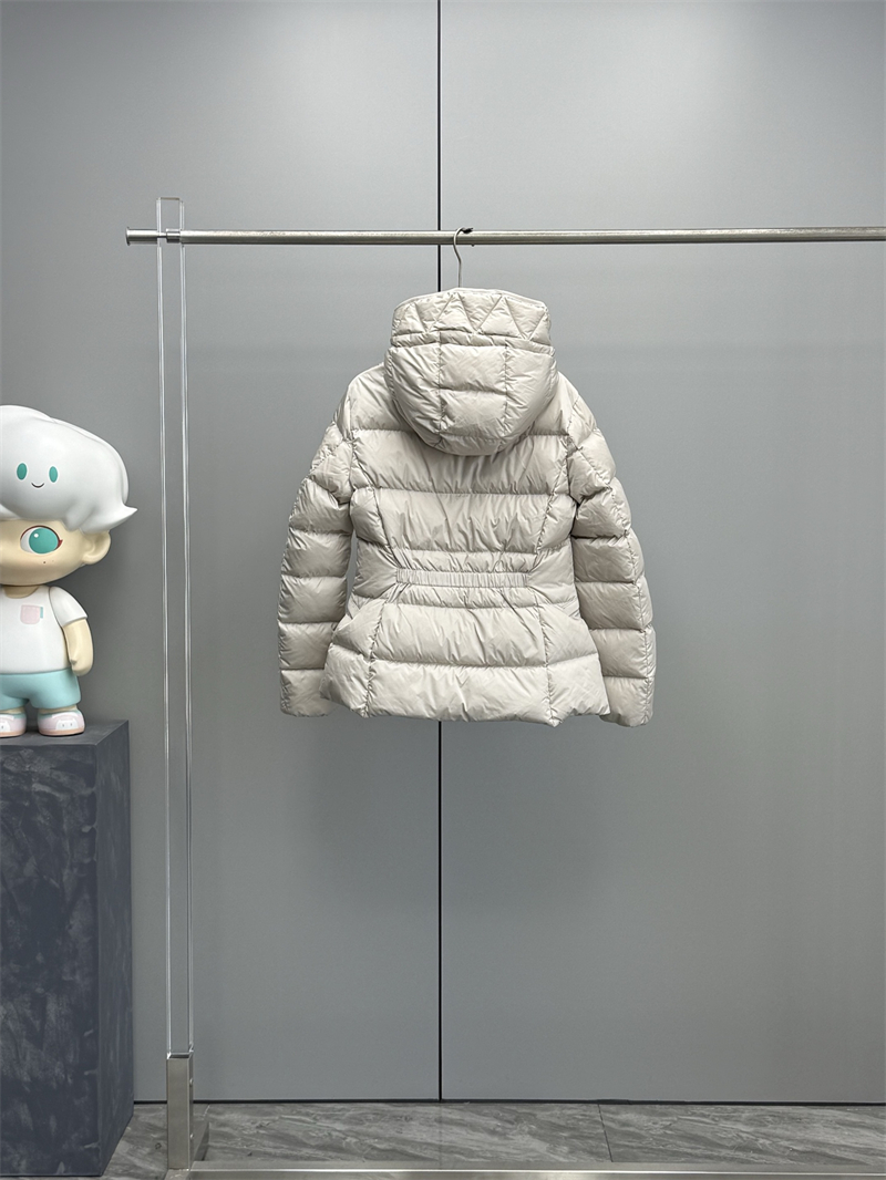 Moncler 몽클레어 Avoce 아보체 숏 다운 패딩 자켓 레플리카 26번 이미지 - 의류 | 세미샵 레플리카 사이트