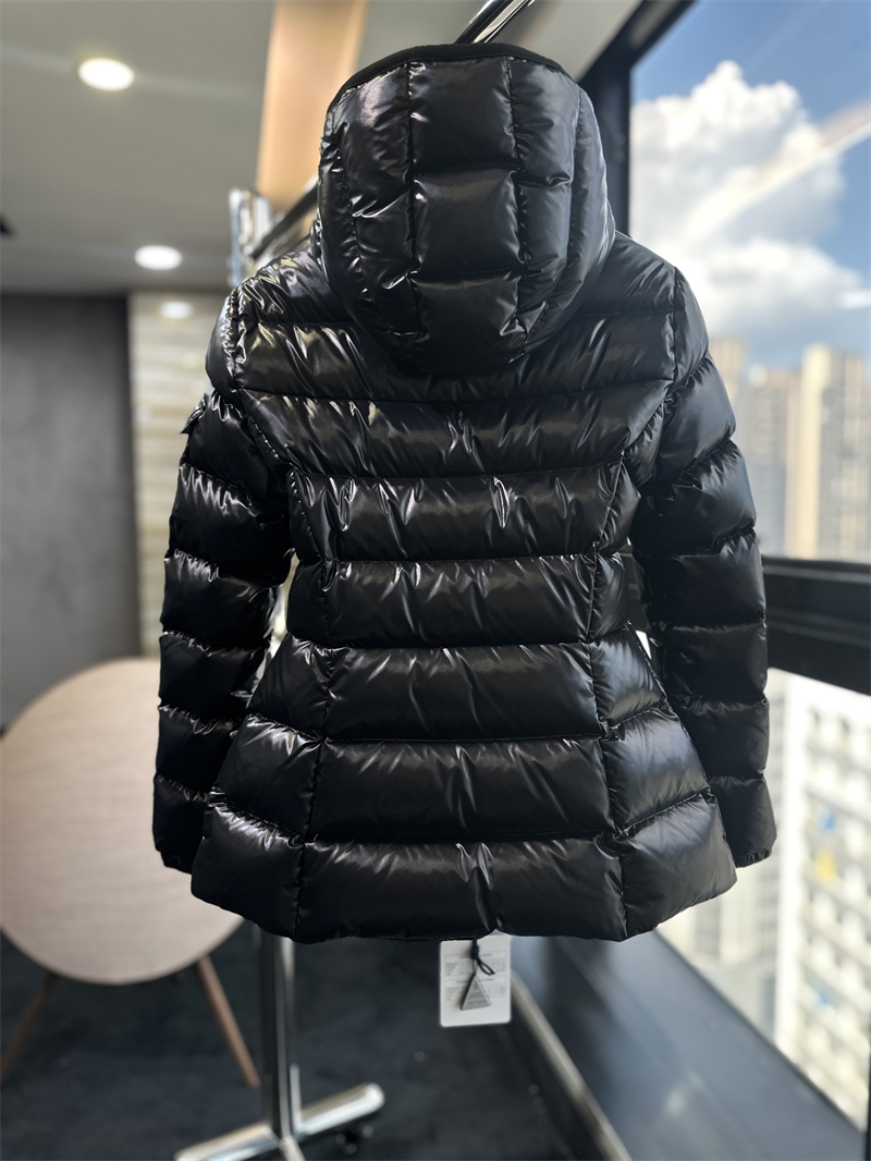 몽클레어 몽클레어 Barante 바란테 숏 다운 패딩 자켓 레플리카 6번 이미지 - 의류 | 세미샵 레플리카 사이트