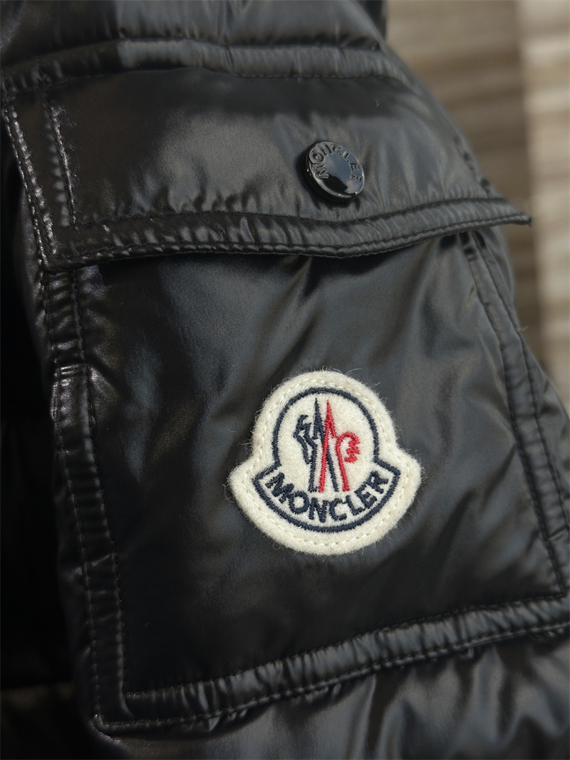 몽클레어 몽클레어 Barante 바란테 숏 다운 패딩 자켓 레플리카 3번 이미지 - 의류 | 세미샵 레플리카 사이트