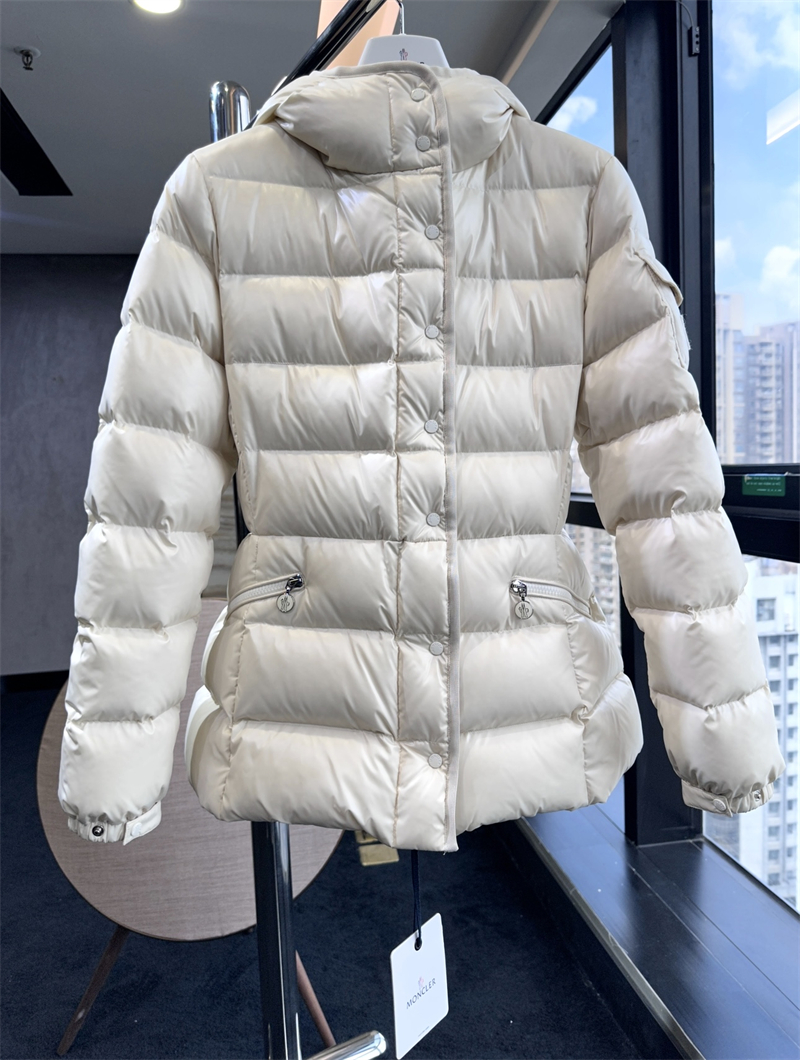 몽클레어 몽클레어 Barante 바란테 숏 다운 패딩 자켓 레플리카 20번 이미지 - 의류 | 세미샵 레플리카 사이트