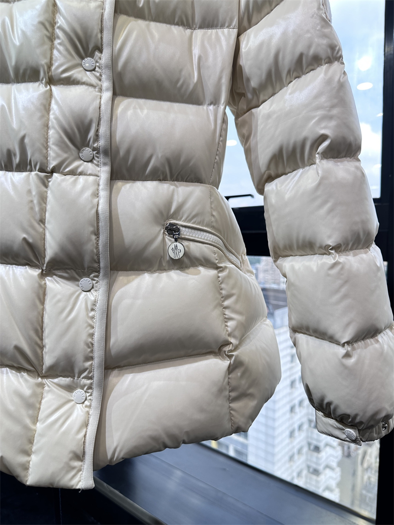 몽클레어 몽클레어 Barante 바란테 숏 다운 패딩 자켓 레플리카 17번 이미지 - 의류 | 세미샵 레플리카 사이트