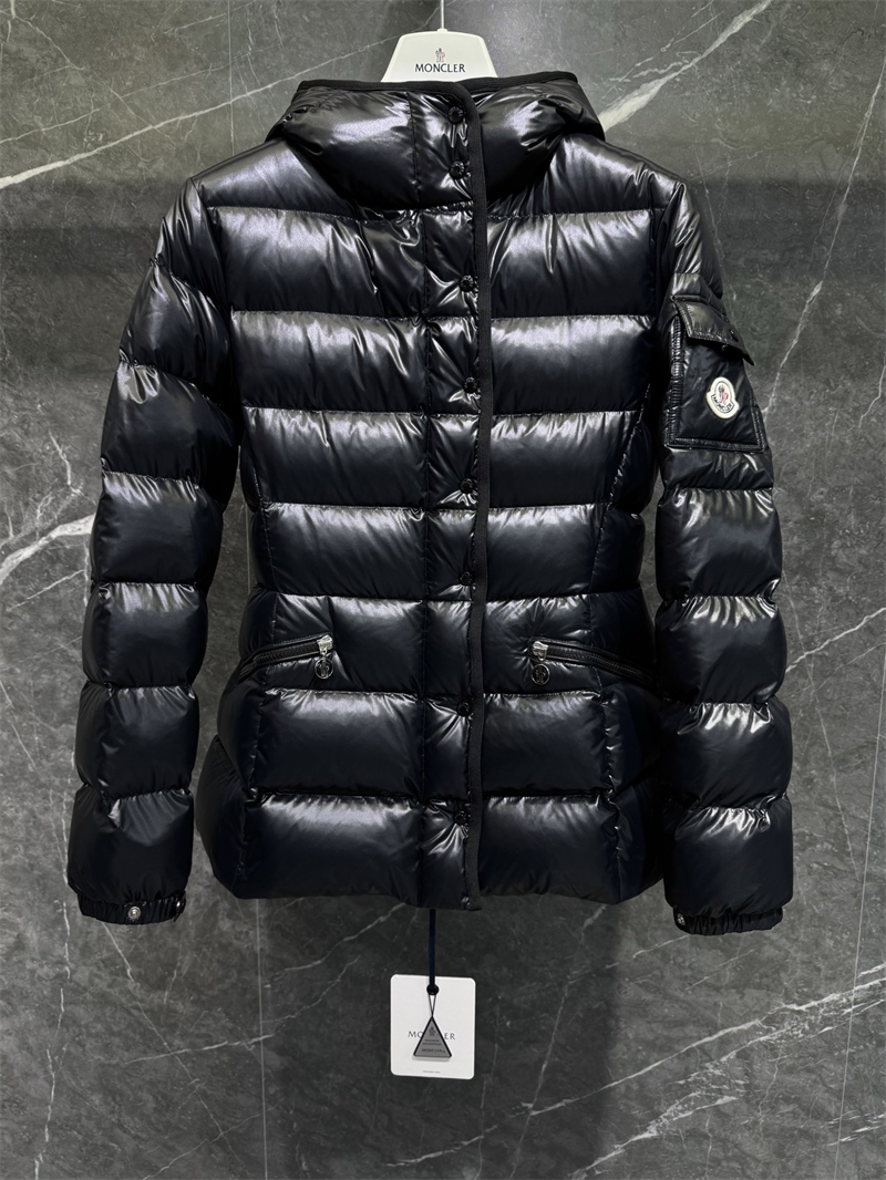 Moncler 몽클레어 Barante 바란테 후드 숏 다운 패딩 자켓 레플리카 3번 이미지 - 의류 | 세미샵 레플리카 사이트