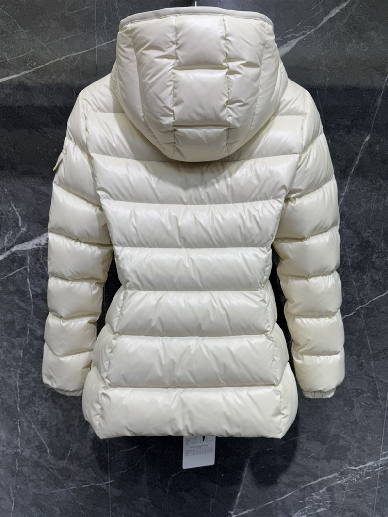 Moncler 몽클레어 Barante 바란테 후드 숏 다운 패딩 자켓 레플리카 18번 이미지 - 의류 | 세미샵 레플리카 사이트