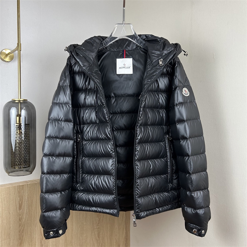 Moncler 몽클레어 Besines 베시네스 숏 다운 패딩 자켓 레플리카 3번 이미지 - 의류 | 세미샵 레플리카 사이트