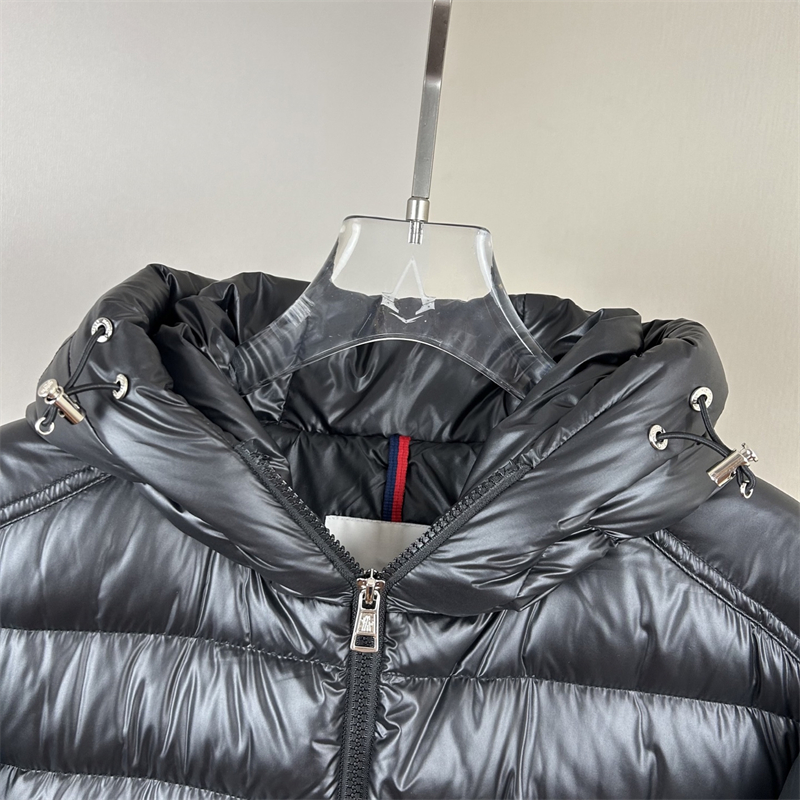 Moncler 몽클레어 Besines 베시네스 숏 다운 패딩 자켓 레플리카 4번 이미지 - 의류 | 세미샵 레플리카 사이트