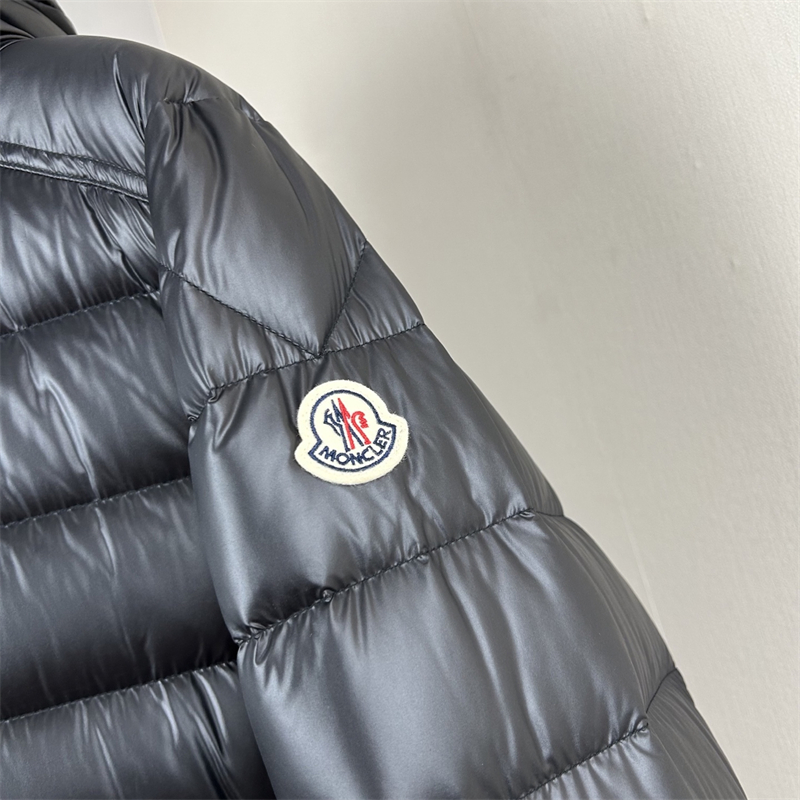 Moncler 몽클레어 Besines 베시네스 숏 다운 패딩 자켓 레플리카 5번 이미지 - 의류 | 세미샵 레플리카 사이트