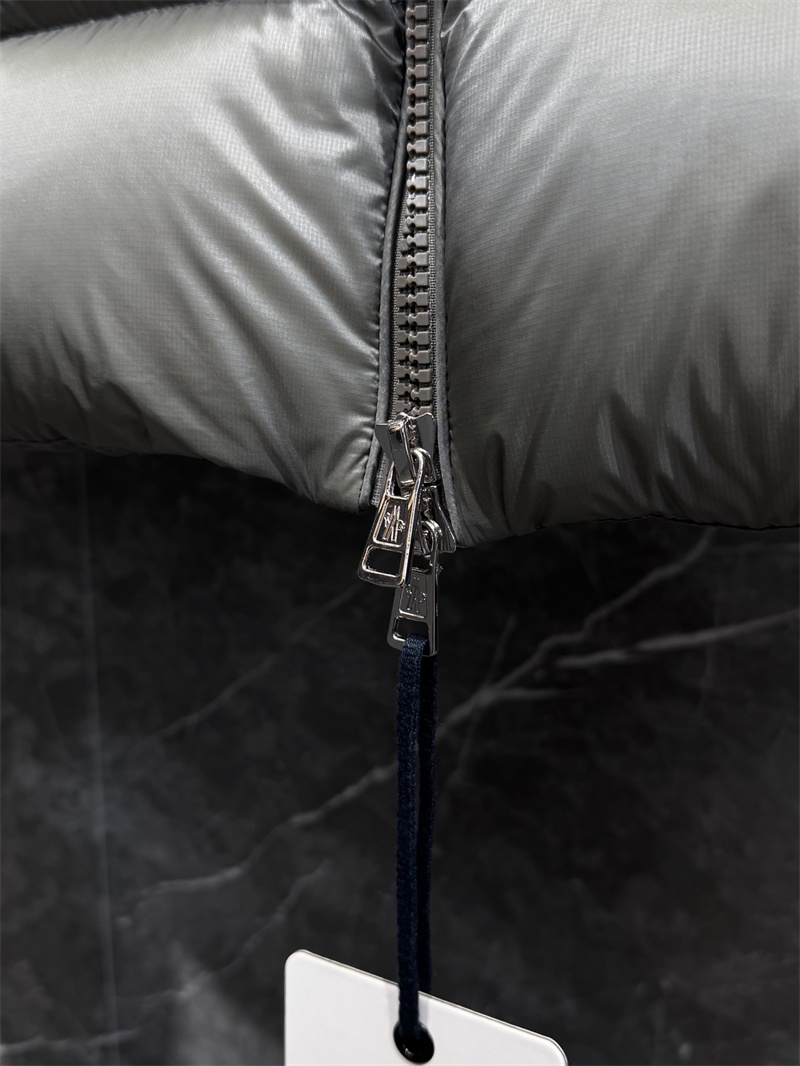 Moncler 몽클레어 Couyere 쿠예르 후드 숏 다운 패딩 자켓 레플리카 17번 이미지 - 의류 | 세미샵 레플리카 사이트