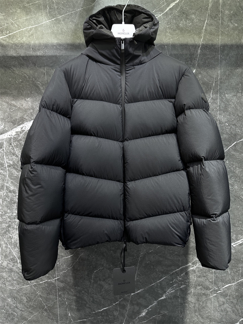 Moncler 몽클레어 Forez 포레즈 후드 숏 다운 자켓 레플리카 4번 이미지 - 의류 | 세미샵 레플리카 사이트