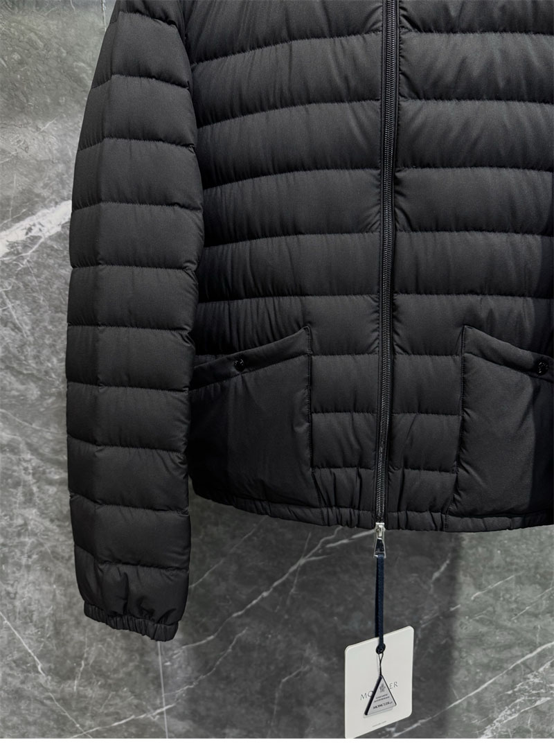 Moncler 몽클레어 Hade 히데 후드 숏 다운 패딩 레플리카 7번 이미지 - 의류 | 세미샵 레플리카 사이트